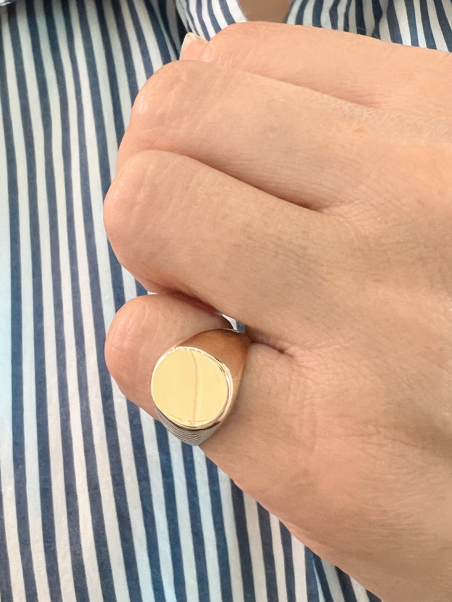 Plain Oval Signet Pinky Ring
