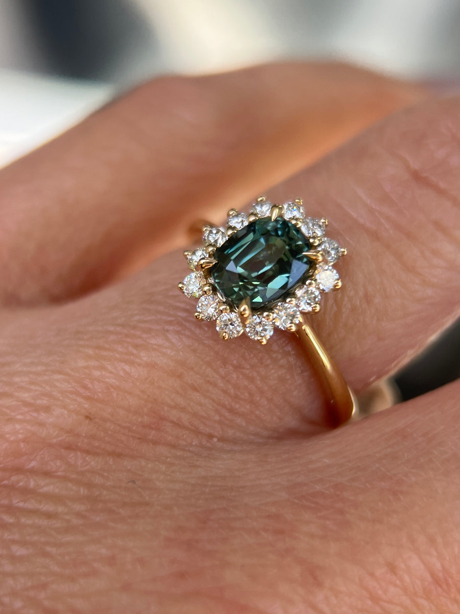 1.60cts Teal Sapphire Yellow Gold Ring