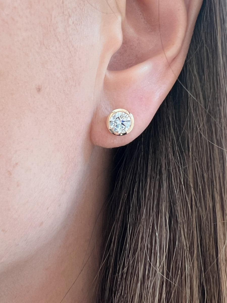 2.06ct EVS1 Lab Diamond Round Gold Bezel Stud Earrings
