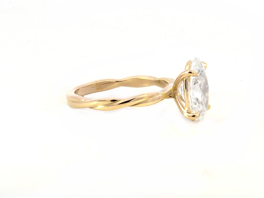 2.75cts EVVS2 Round Brilliant Lab Diamond Aura Twist Ring